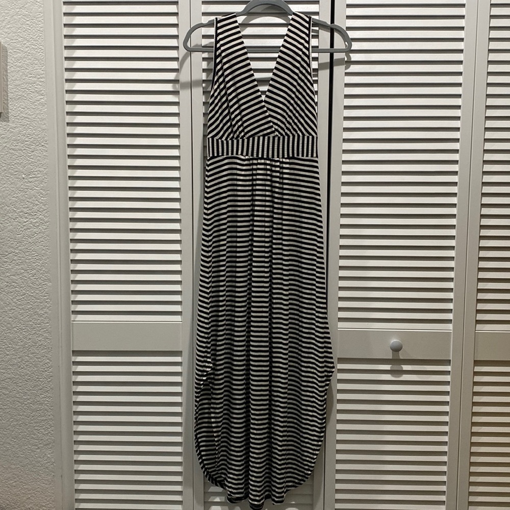 black and white maxi dress